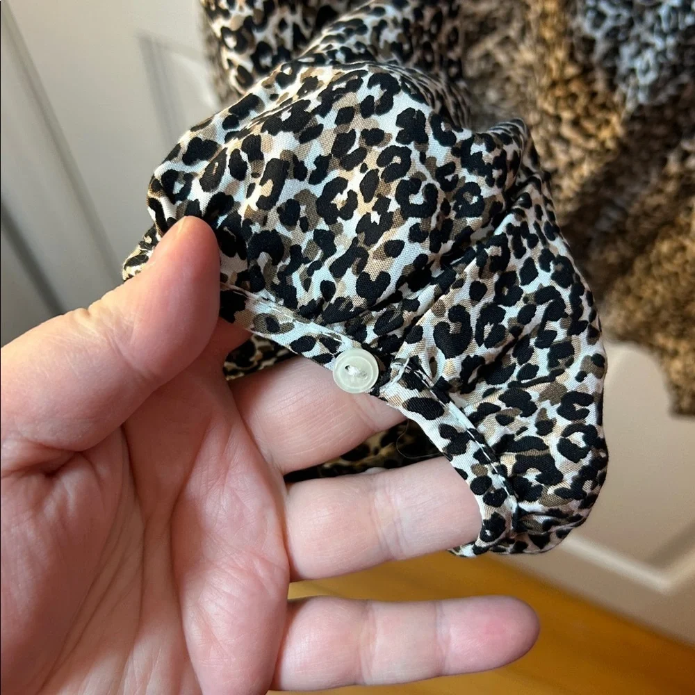 Old Navy Animal Print Blouse XXL Long Sleeve Open Neck - Picture 6 of 9